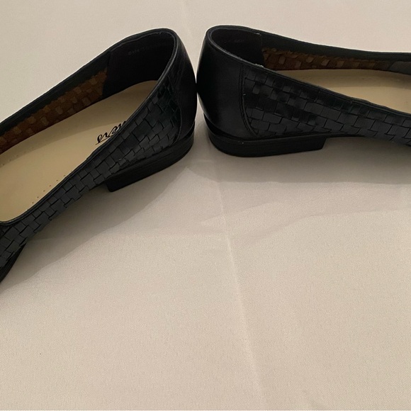 Trotters navy woven leather slip on loafer gently worn 8.5 N - Picture 3 of 15